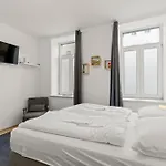 Farawayhomes Studios 43